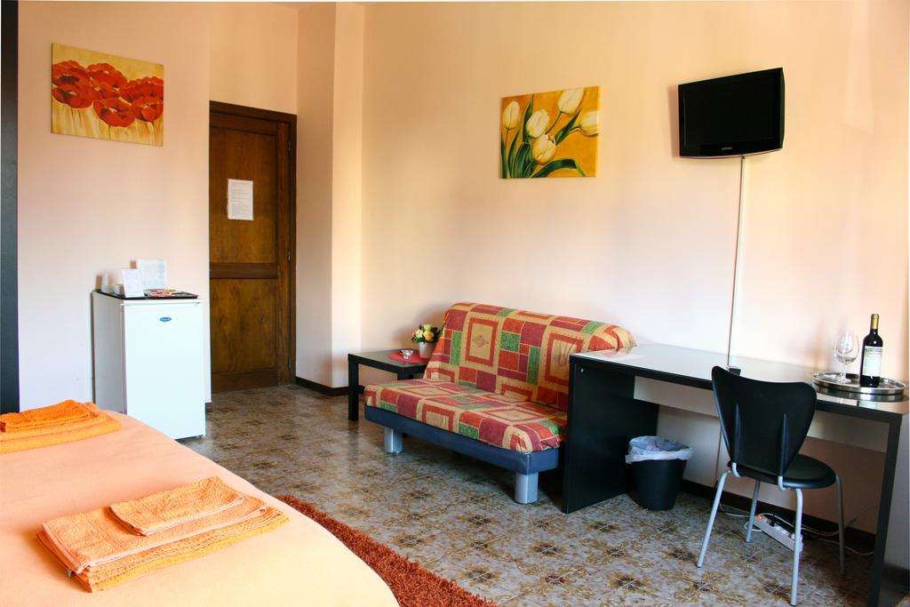 B&B Piazza Partigiani Lecce Habitación foto